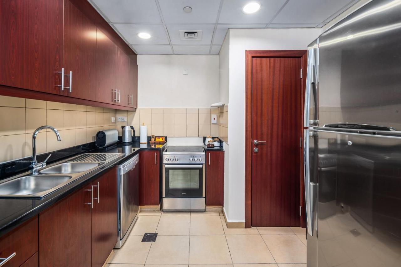 Lovely 2-Bed Condo In Jbr - 5 Mins From Beach - Palm View! Дубай Екстериор снимка