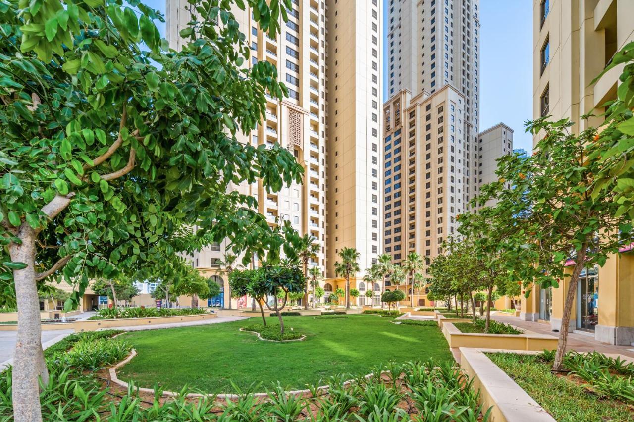 Lovely 2-Bed Condo In Jbr - 5 Mins From Beach - Palm View! Дубай Екстериор снимка